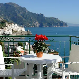  Apartment Blue Flowers A Italy